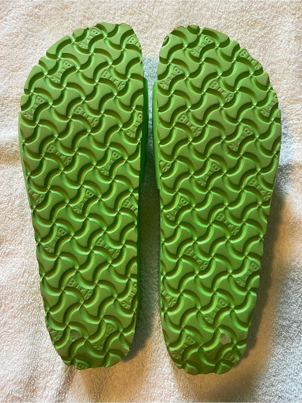 Birkenstock Green Single-Strap EVA Slides with Silver Buckles - Picture 3 of 4
